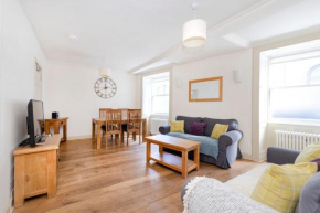 JOIVY Charming 2-bed house with Courtyard